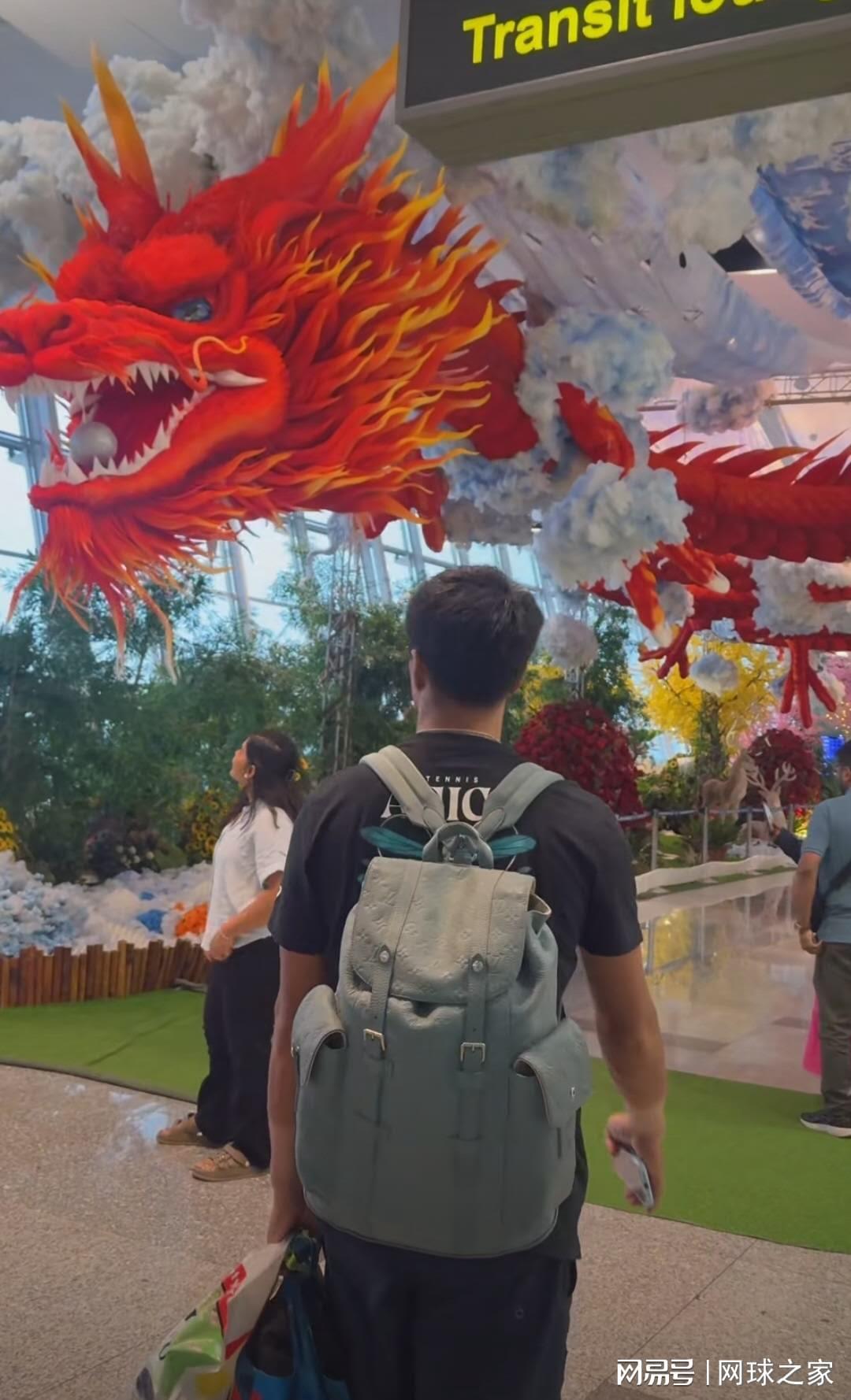 开云官方-梅总自嘲逃离迪拜经历像好莱坞大片，孙发京报平安感谢网友帮忙