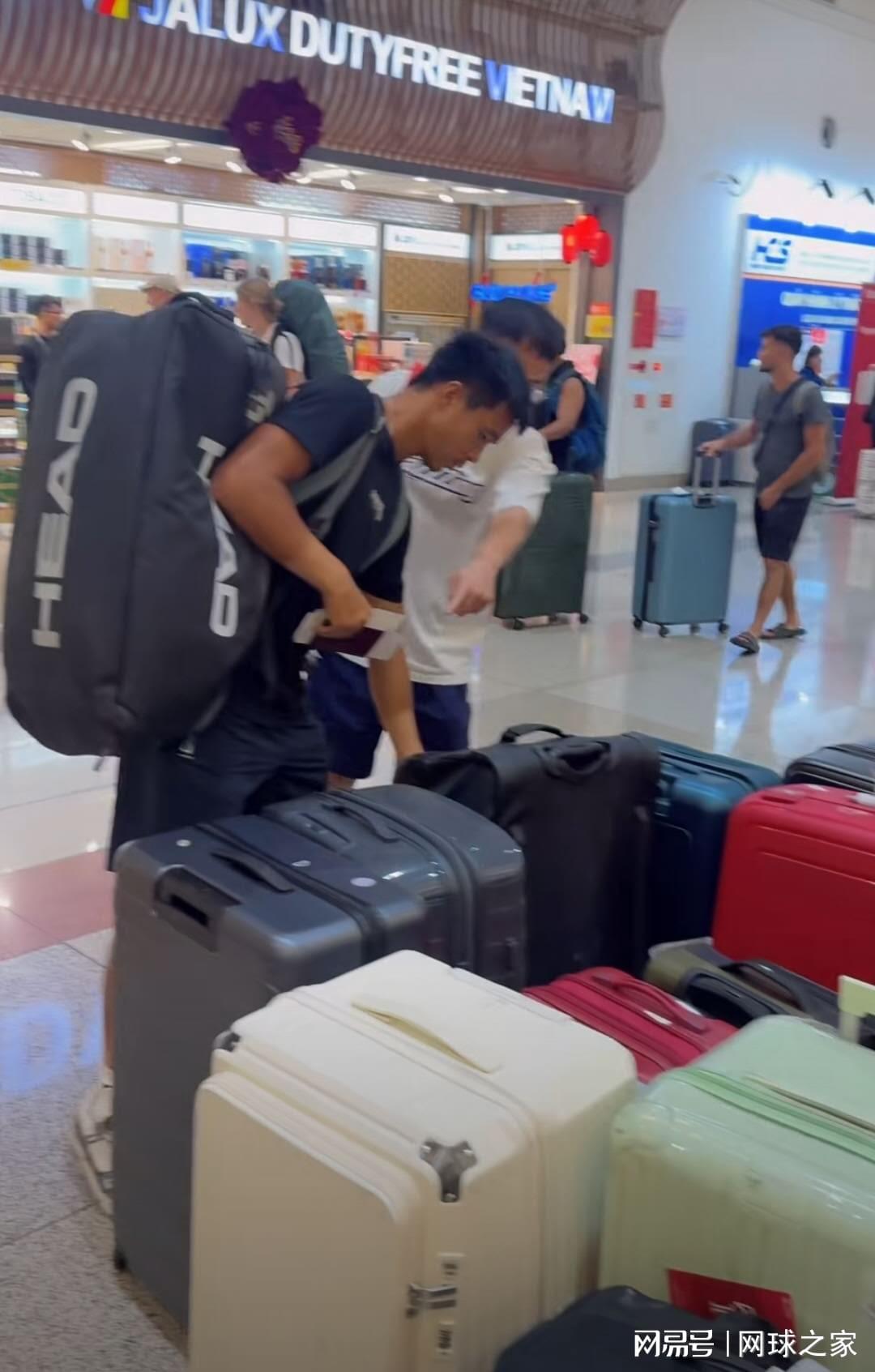 开云官方-梅总自嘲逃离迪拜经历像好莱坞大片，孙发京报平安感谢网友帮忙